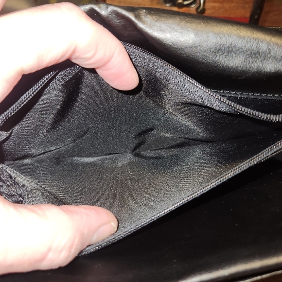 Wilson's Pelle Studio Black Leather Crossbody Wristlette Bag - Picture 10 of 16